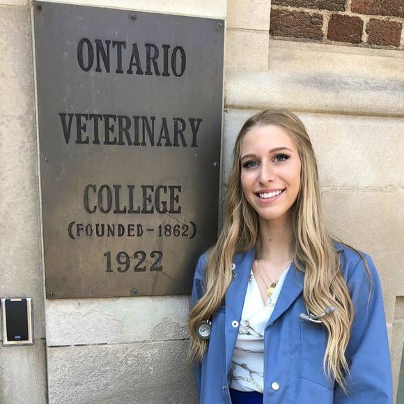 Meet your Posher, Kayley - Picture 1 of 1